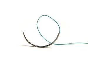 Фторест (полиэфир) крученый нерассасывающийся с 1-ой колющей иглой, USP 5/0 (M1) (12 шт/уп), фото, цена