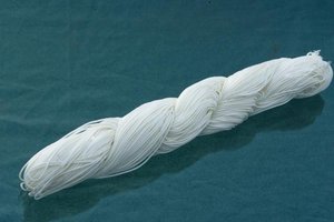 Полиэфир (лавсан) плетеный в мотках белого цвета USP 3 (M6), 100 м., фото, цена